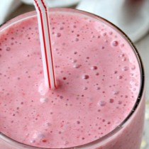 strawberries and cream oatmeal smoothie