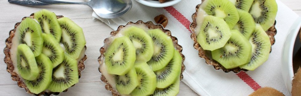 Raw Kiwi-Banana Tarts {Sugar Free!} Raw Kiwi-Banana Tarts {Sugar Free!}